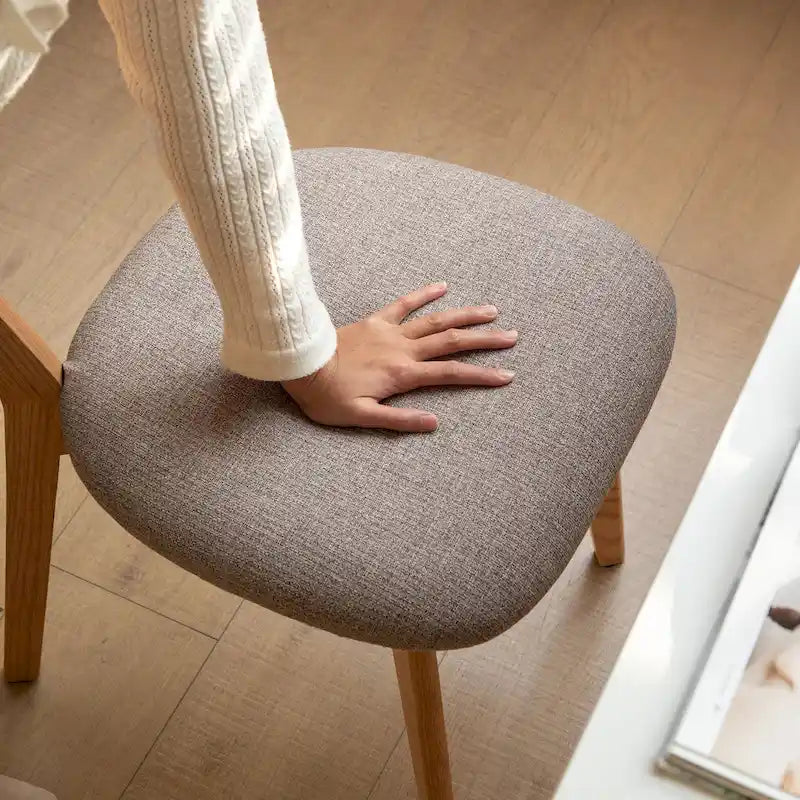 Chaise de salle à manger en bois de chêne massif avec assise rembourrée et dossier incurvé