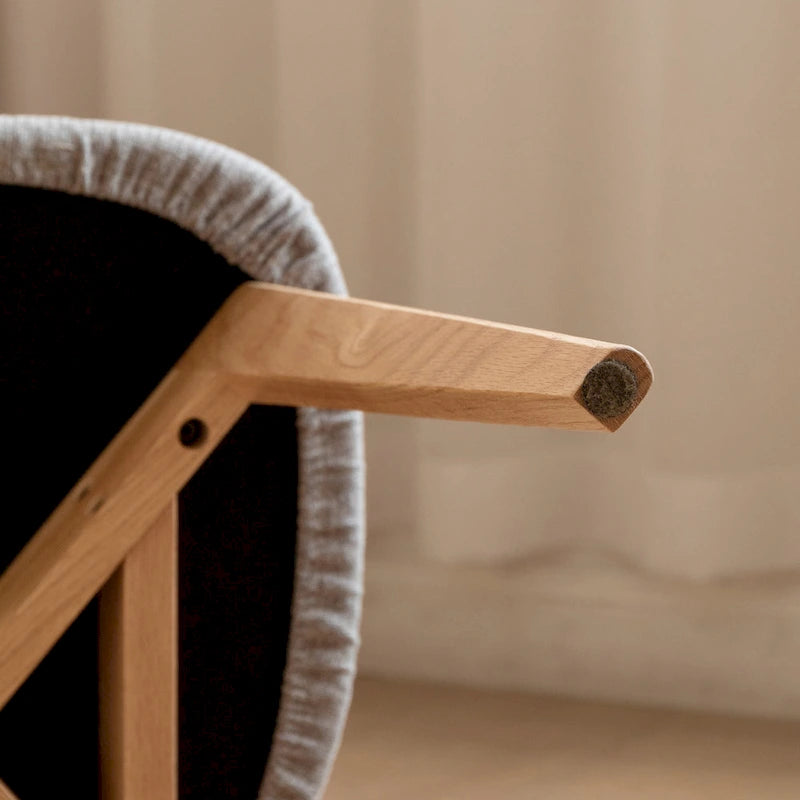 Chaise de salle à manger en bois de chêne massif avec assise rembourrée et dossier incurvé
