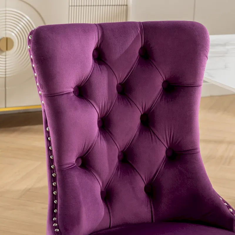 Chaise de salle à manger en velours avec garniture cloutée et pieds en acier inoxydable chromé
