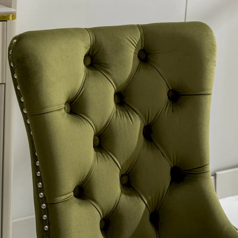 Chaise de salle à manger en velours avec garniture cloutée et pieds en acier inoxydable chromé
