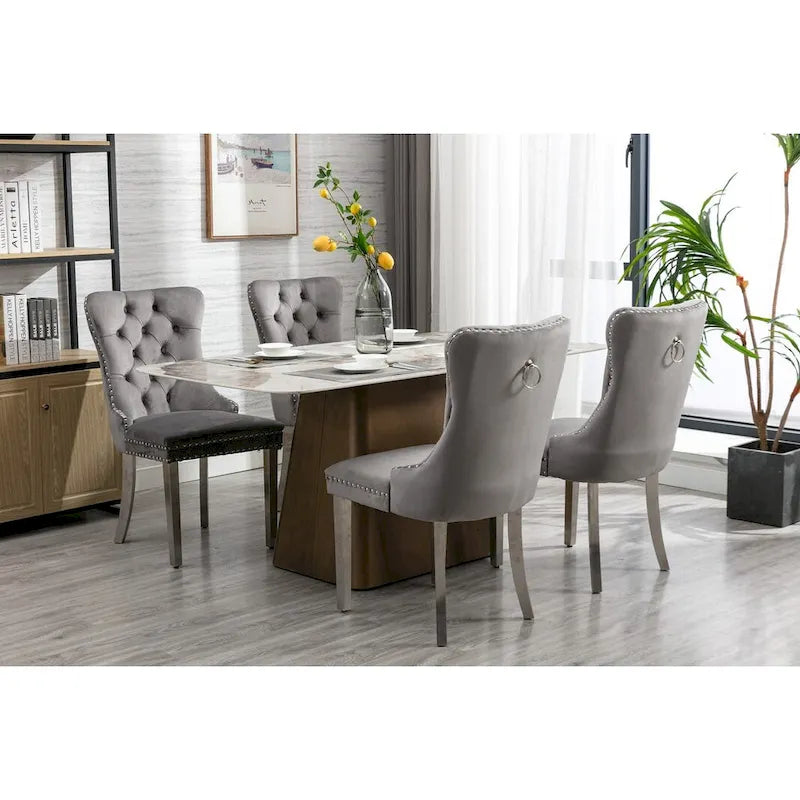 Chaise de salle à manger en velours avec garniture cloutée et pieds en acier inoxydable chromé