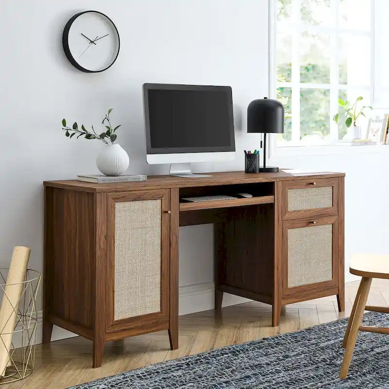 Bureau d'ordinateur de 63 pouces avec rangement en rotin et tiroir à clavier