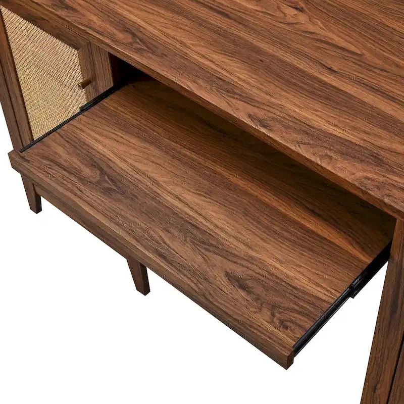Bureau d'ordinateur de 63 pouces avec rangement en rotin et tiroir à clavier