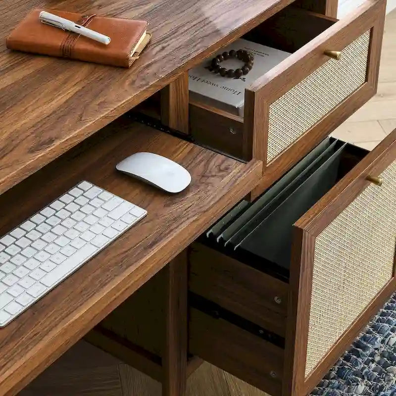 Bureau d'ordinateur de 63 pouces avec rangement en rotin et tiroir à clavier