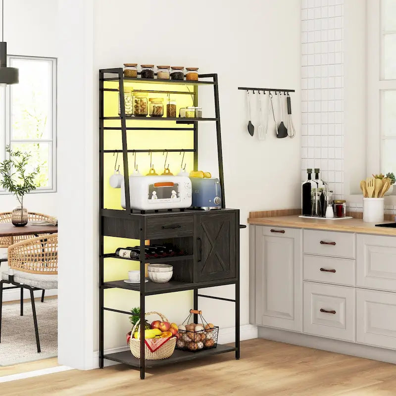 Étagère de cuisine avec prise de courant et lumières LED, meuble bar à café avec étagères de rangement et support pour micro-ondes